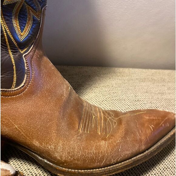 Vintage Cowboy custom cognac boots with 5 stitch accent. Size W 9.5 - Picture 3 of 16